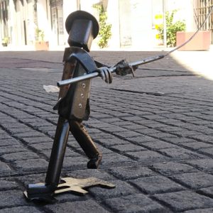 Esculturas con chatarra y piezas recicladas